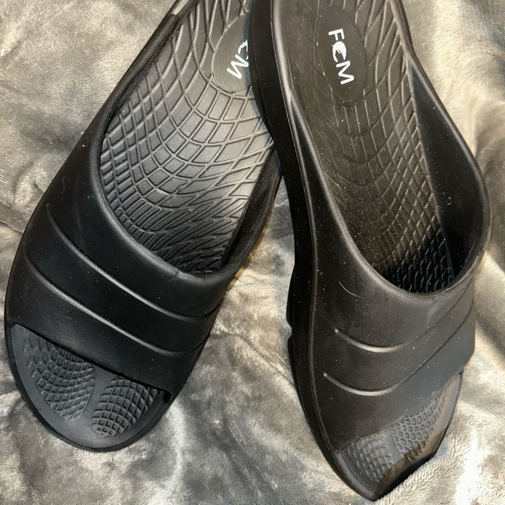 Like New Men’s Black Rubber Slides From FCM or Island Surf Co. , Size 7